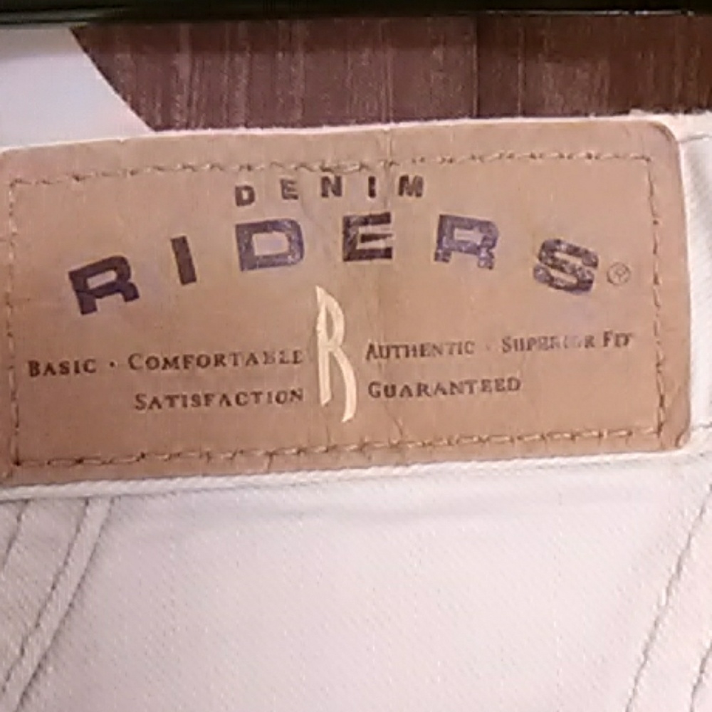 White Riders - Picture 3 of 3